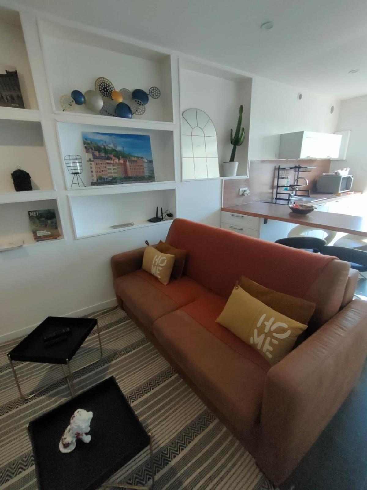 Le Petit Cocon - Parking Prive - Lyon Sud Apartment เวนิส์ซูซ์ ภายนอก รูปภาพ